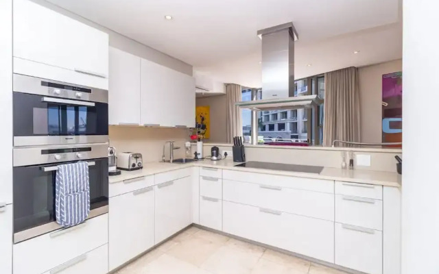 The Marina Family Penthouse - 704