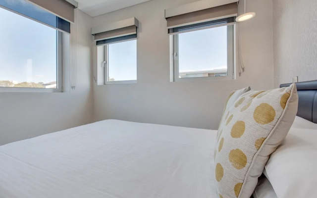 Professional Living Minutes From the City – Guest Rooms – Sydney
