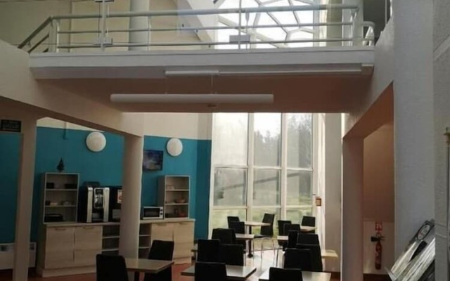 Hotel Mervil Airport