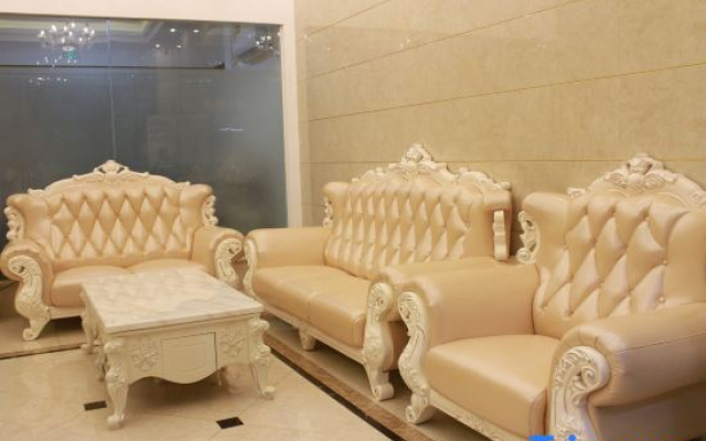 Yunlai Hotel (Xinfeng Xihe North Road)