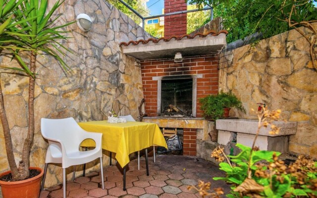 Nice Apartment in Igrane With 3 Bedrooms and Wifi