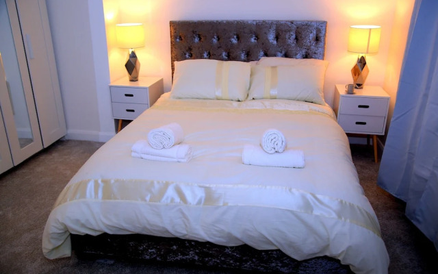A Modern, Comfy Newly Remodeled 2bd House