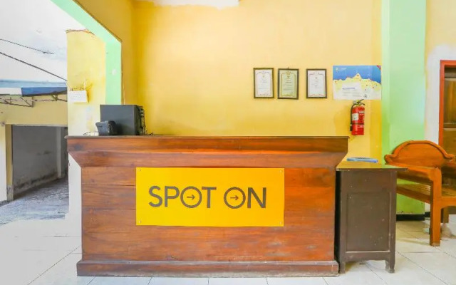 SPOT ON 2422 Hotel Moga Sari