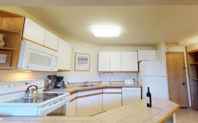 Laurelwood Condominiums Studio Deluxe Unit 107