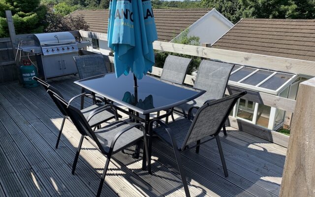 Ty Gwyn - 4 Bedroom Holiday Home