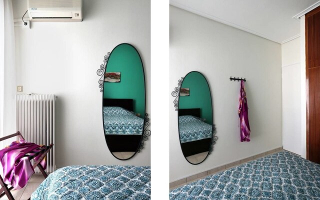 Joyful Turquoise Apt in Athens Historic Centre