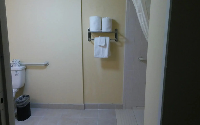 Clarion Hotel Orlando International Airport