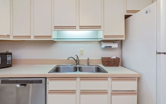 Shoreline 3082 Condo by RedAwning