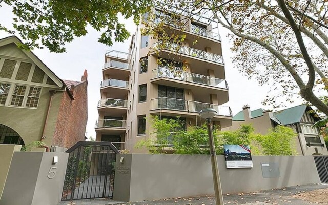 Spacious One Bedder in Sydney’s Hotspot Location