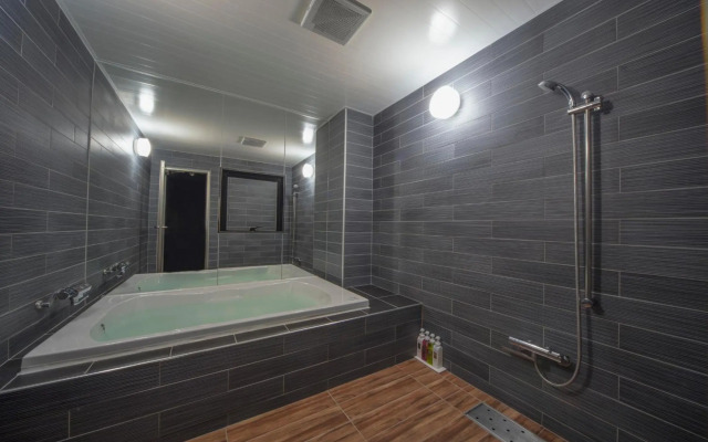 Hotel Noah Resort Sakuranomiya - Adults Only