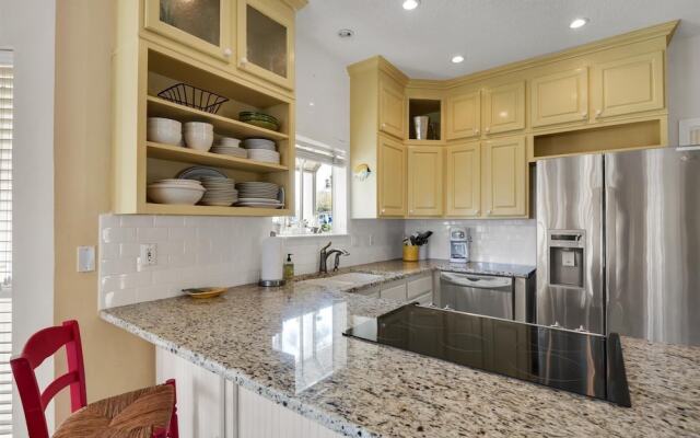 Lemon Drop Inn - 1938195