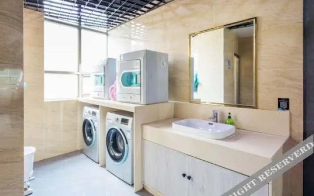 Yuefeng Hotel (Yangjiang Bus Terminal, Wal-Mart)