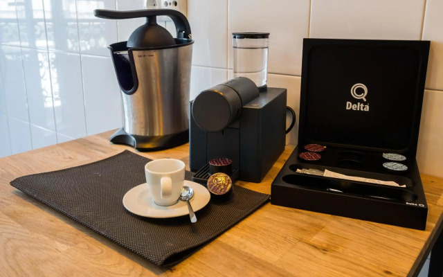 Nomad's Fine Arts in Chiado with Garage