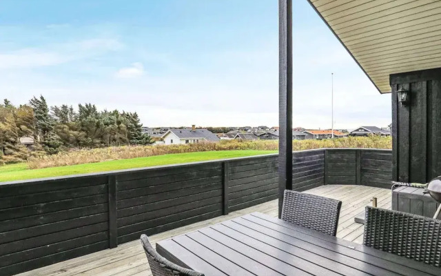 Modernized Seaside Retreat-by Traum