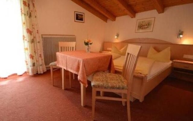 Pension Landhaus Hofer, Neustift Im Stubaital