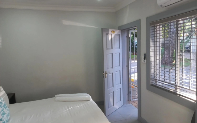 Triple9 Hatfield Guesthouse