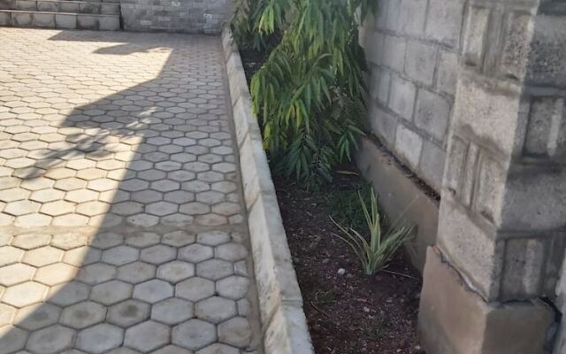 Beautiful 2-bed Apartment in Akright City Bwebajja