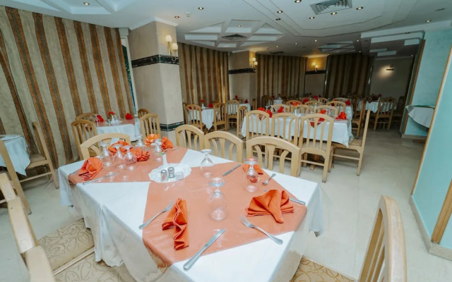 Queens Valley Hotel, Restaurants, Bars and Spa Luxor