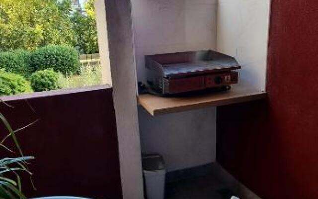 Appartement avec terrasse, parking et proche tramway