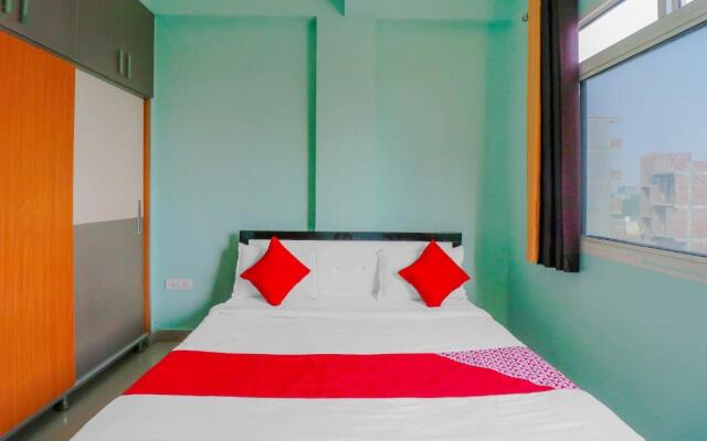 OYO Flagship AM Residency Near Noida Sector 51 Metro Station