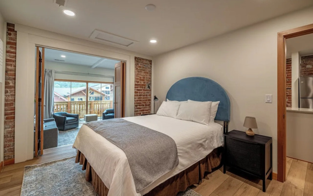 Bavarian Lodge Suites