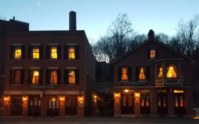 Renaissance Riverboat Suites And Rooms