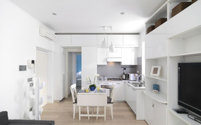 Lovely Home Spanish Steps with Balcony