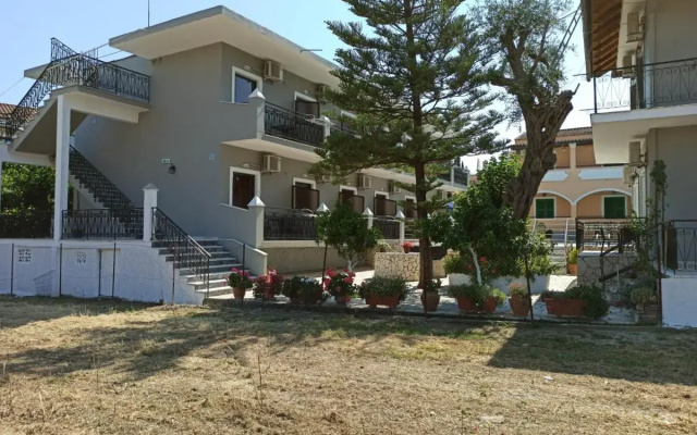 Dionisos Apartments