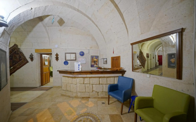 Arch Palace Hotel