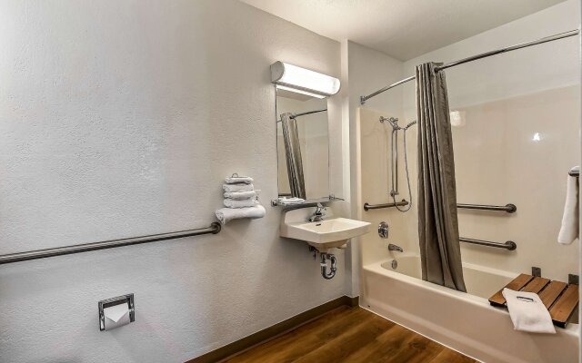 Motel 6 Oakland Airport