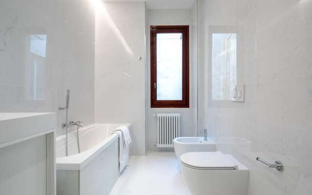 Ponte Vecchio White by Mmega