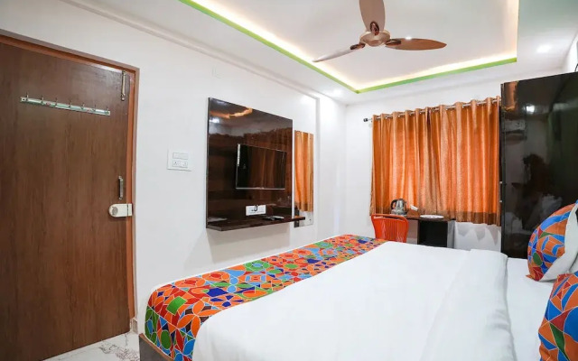 Fabhotel A White Pearl Suites