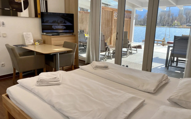 AJO Vienna Beach - Contactless Check-in