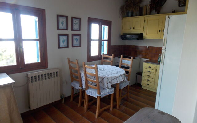 Studios and Suites Rania
