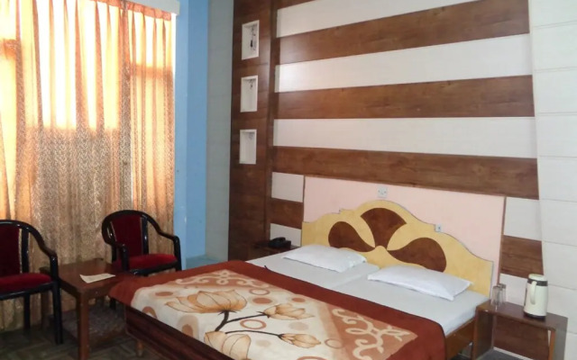 Goroomgo Hotel Ishan Katra