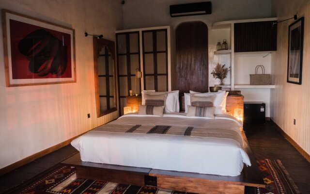 Stunning Villas Complex, 12 BR, Canggu With Staff