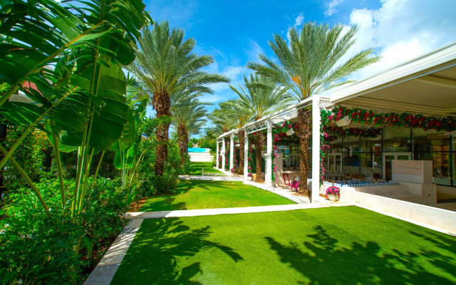 Modern 1BR Apt w Rooftop Pool Onsite Amenities