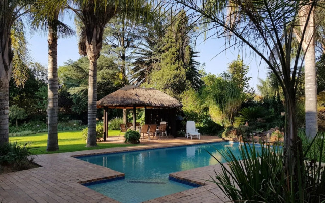 Six Valk Avenue Guest House