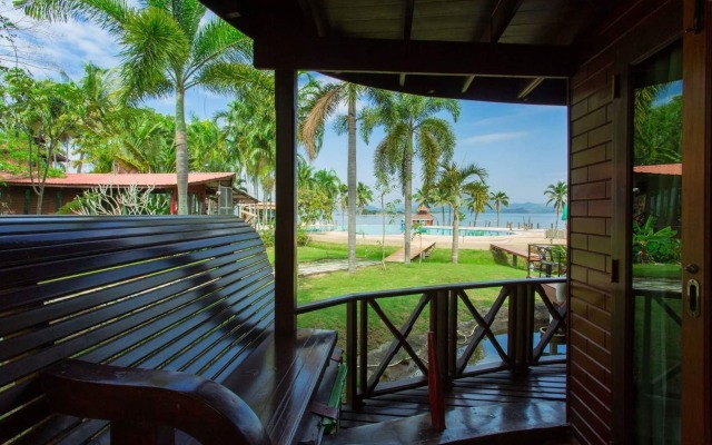 Kaengkrachan Boathouse Paradise Resort