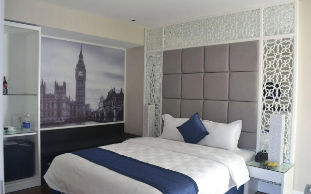 Le Petit Prince Hanoi Hotel & Rooftop Bar