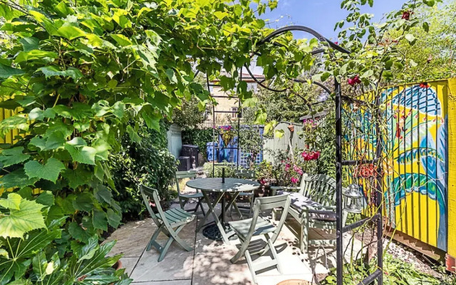 Charming London Retreat