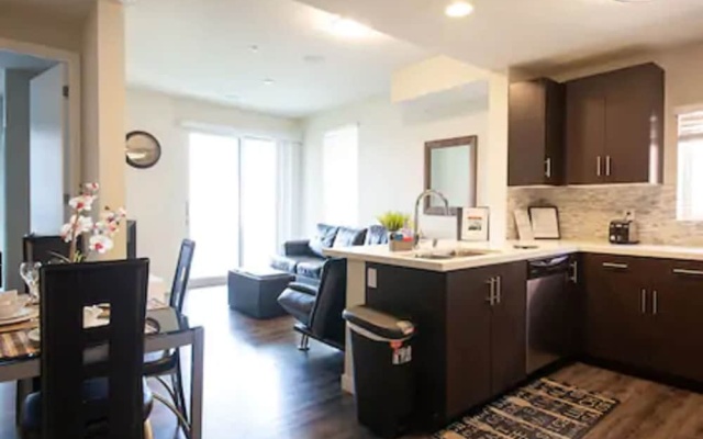 Heaven in Koreatown Furnished Apartments, фото 4