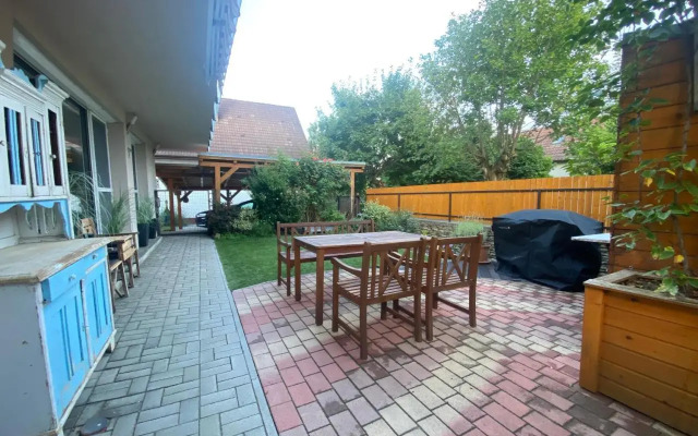 Erkel 19 Apartmanház
