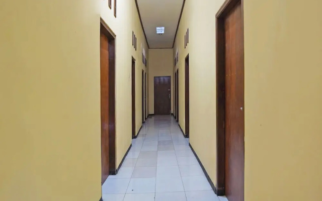 OYO Life 91869 Insan Mulia Kost Syariah