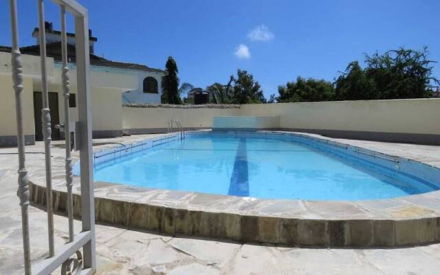Lux Suites PK Ocean View Apartments