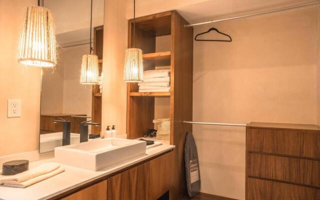 TOH luxury 2 Bedroom Minutes From Downtown