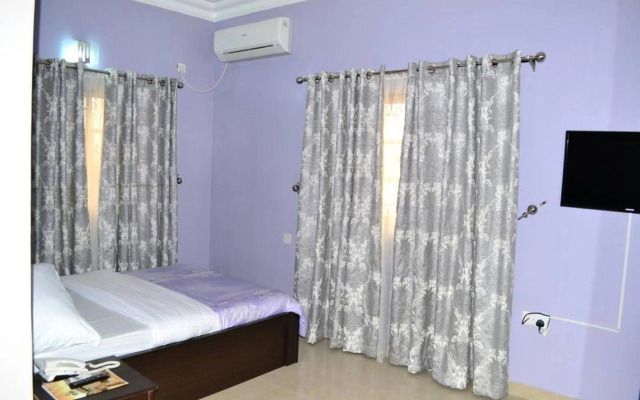 Rayjok Hotel And Suites
