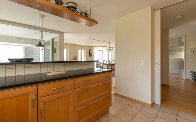 Lakeside Apartment with panoramic view on the lake