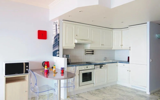 Ashley&parker - Royal Luxembourg Terrasse