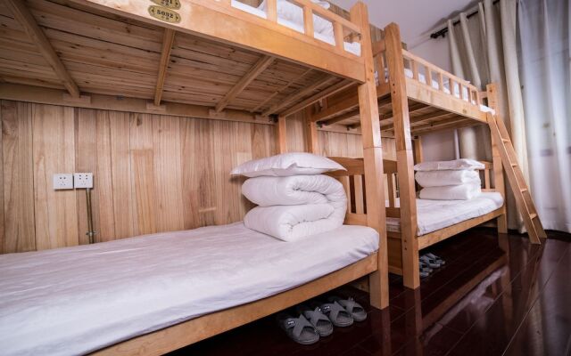Xi'an Zhongshi Youth Hostel